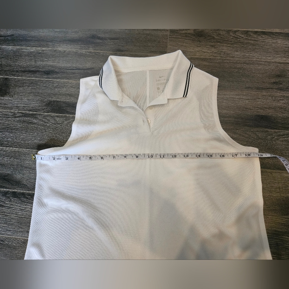 Nike Women's White Sleeveless Tank Top - Picture 6 of 8